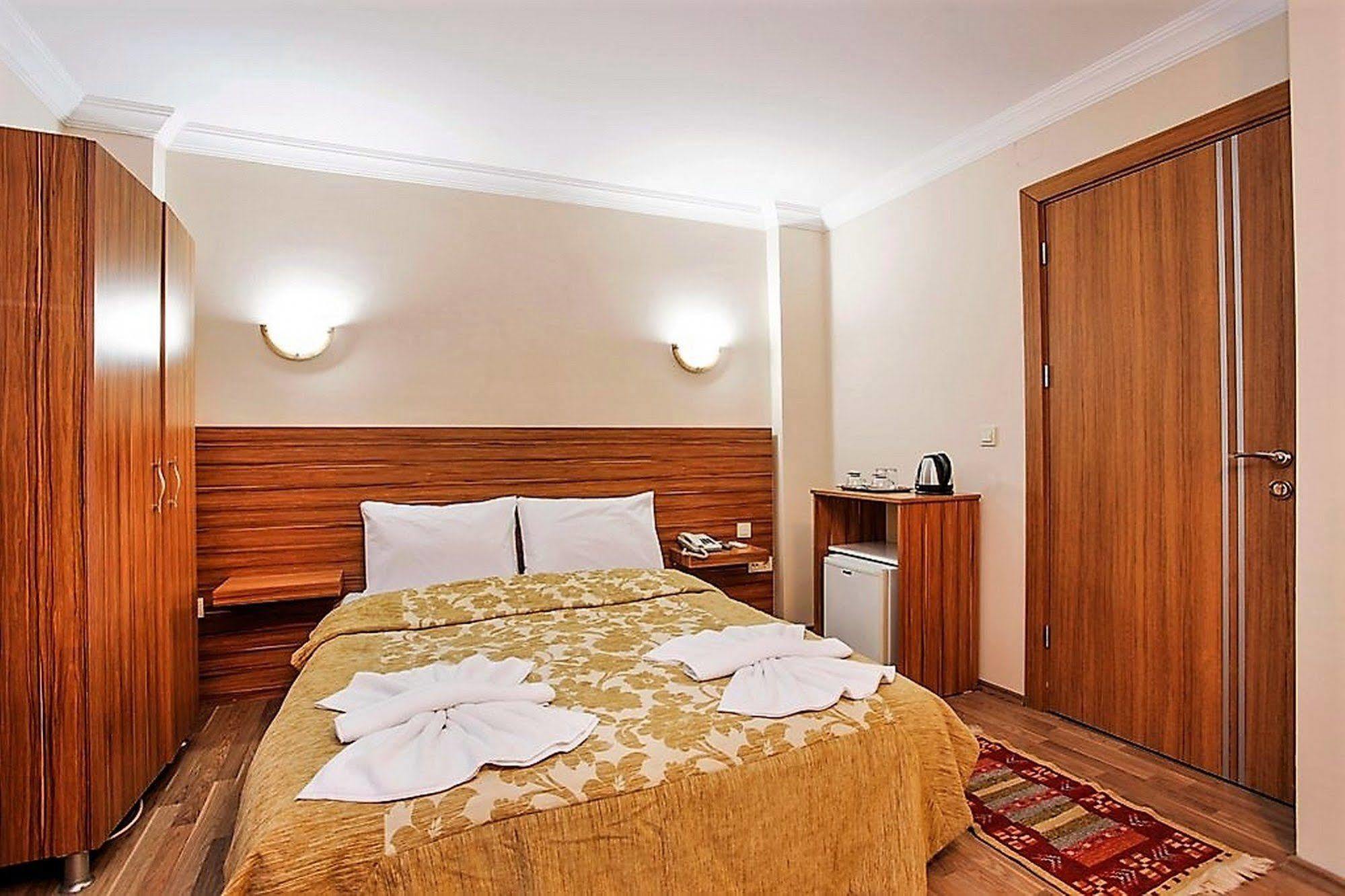 Casa Mia Hotel อิสตันบูล ภายนอก รูปภาพ