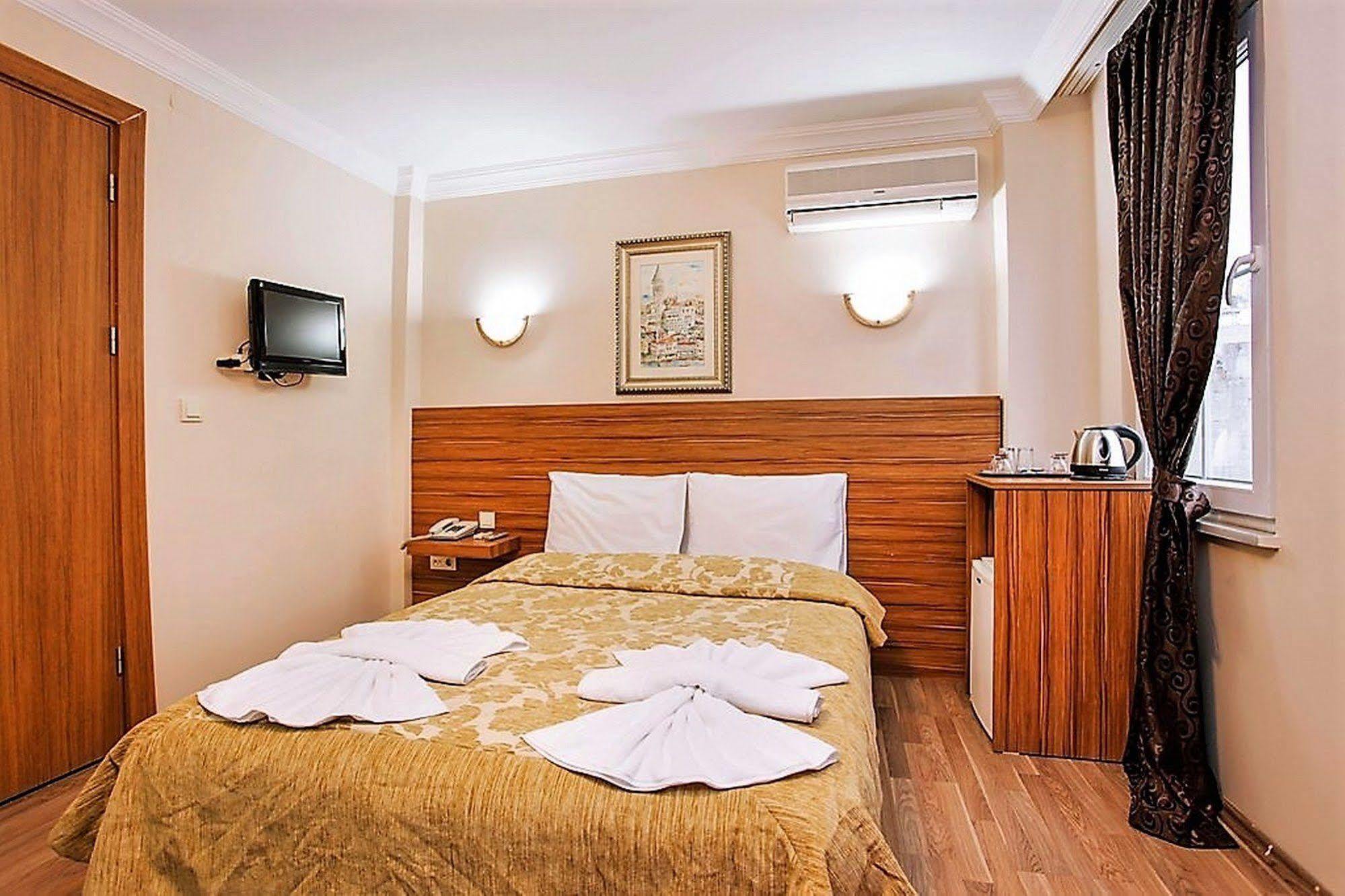 Casa Mia Hotel อิสตันบูล ภายนอก รูปภาพ