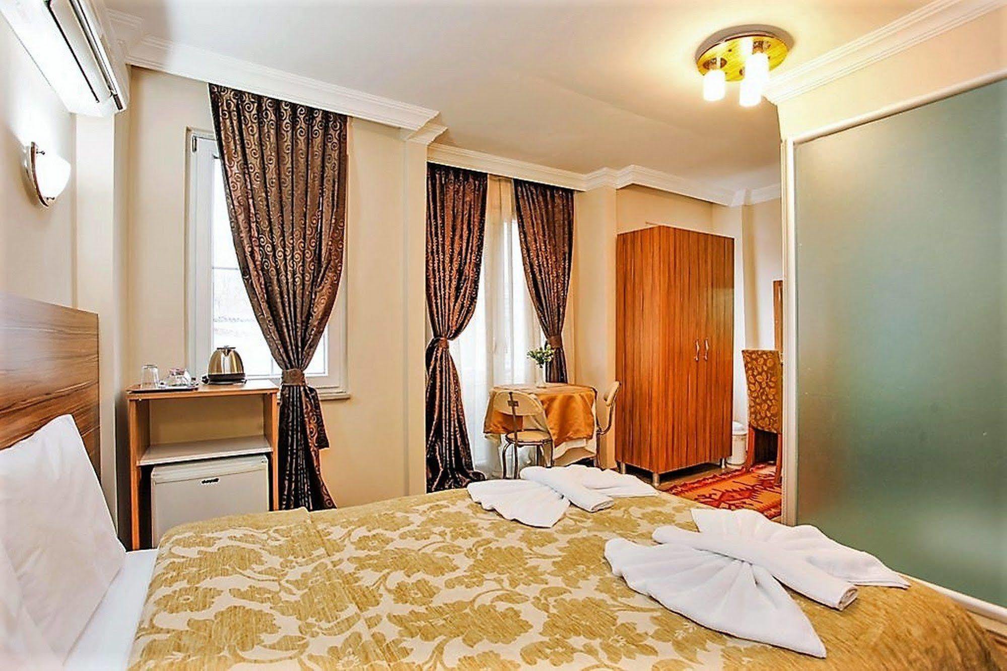 Casa Mia Hotel อิสตันบูล ภายนอก รูปภาพ